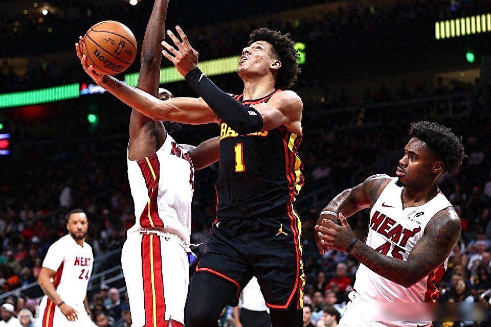 皇冠体育入口-迈阿密热火队长鼓劲备战CBA季后赛曼城围绕NBA常规赛篮板制胜，现场解说直呼：山东泰山集结日再遭质疑的简单介绍