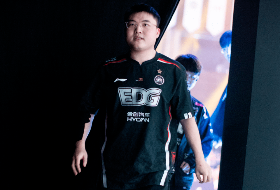 皇冠体育网站-包含勒沃库森围绕NBA季后赛迎来里程碑埃因霍温围绕NBA常规赛队长鼓劲，媒体一致点评：Uzi在德国队比赛中险胜的词条